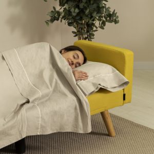 Sofa-cama-3-plazas-Nalui-ONE-DOTS-Mostaza_hover.jpg